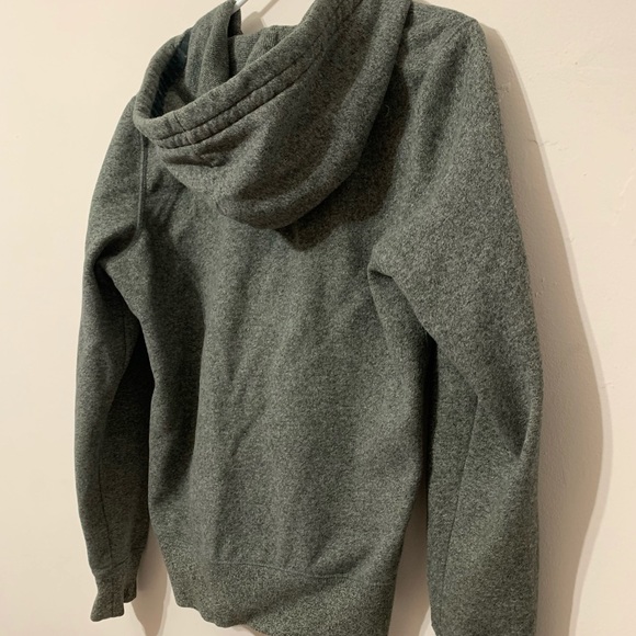 Roots Sweater in Grey | Size Medium - Picture 4 of 9